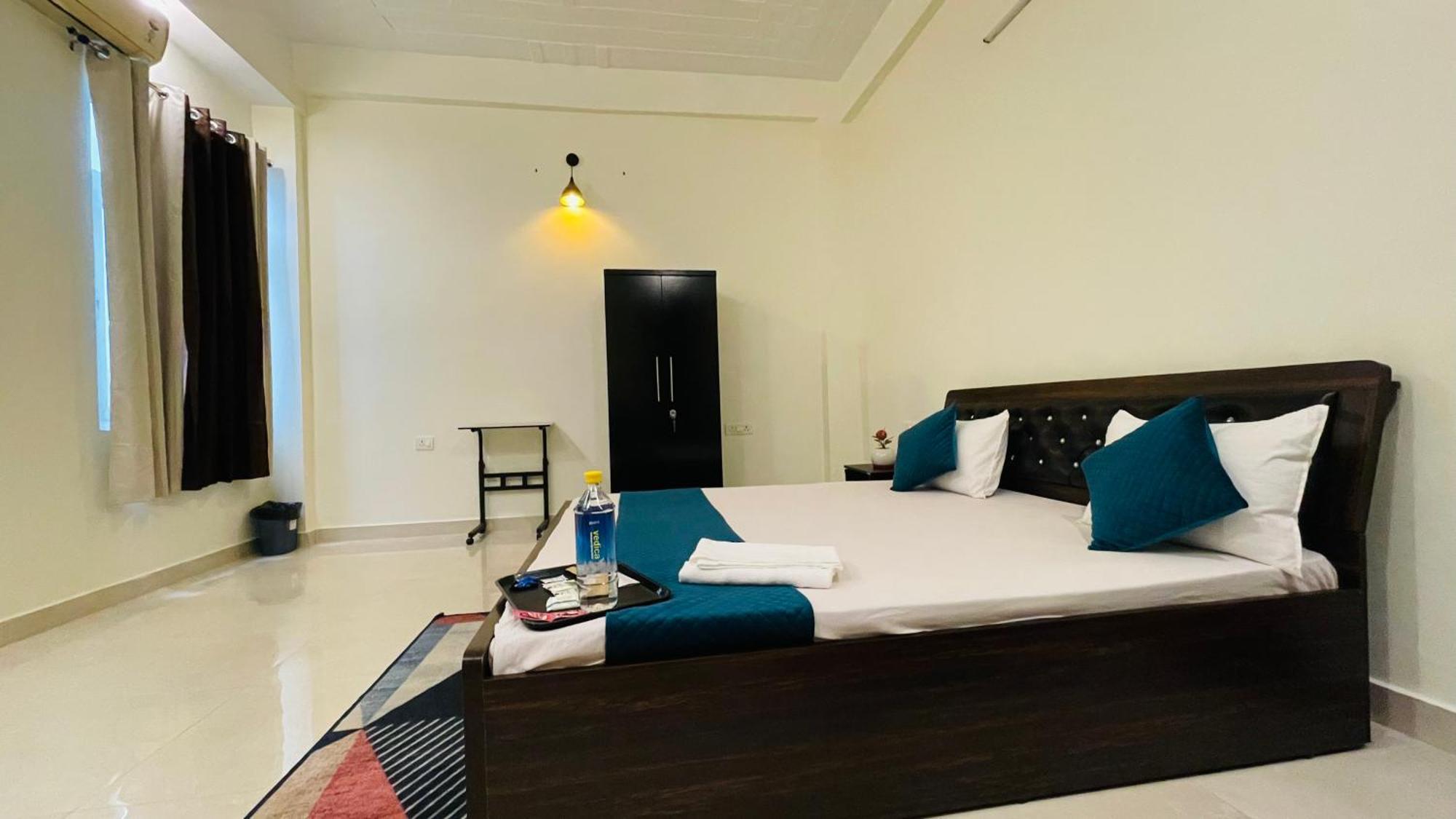 Atulyam Stays Sushant Golf City Lucknow Exterior foto