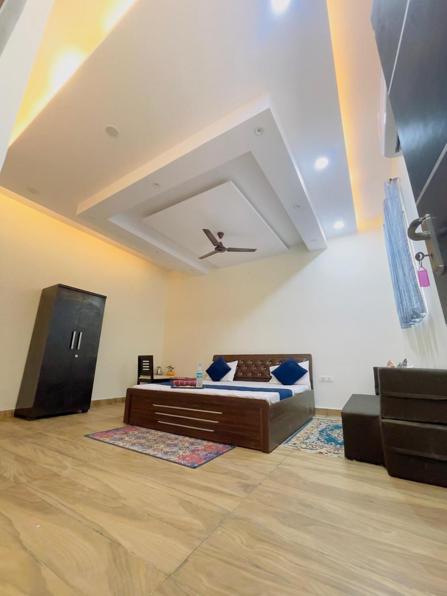 Atulyam Stays Sushant Golf City Lucknow Exterior foto