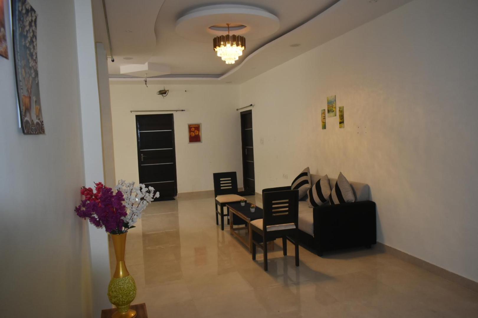 Atulyam Stays Sushant Golf City Lucknow Exterior foto